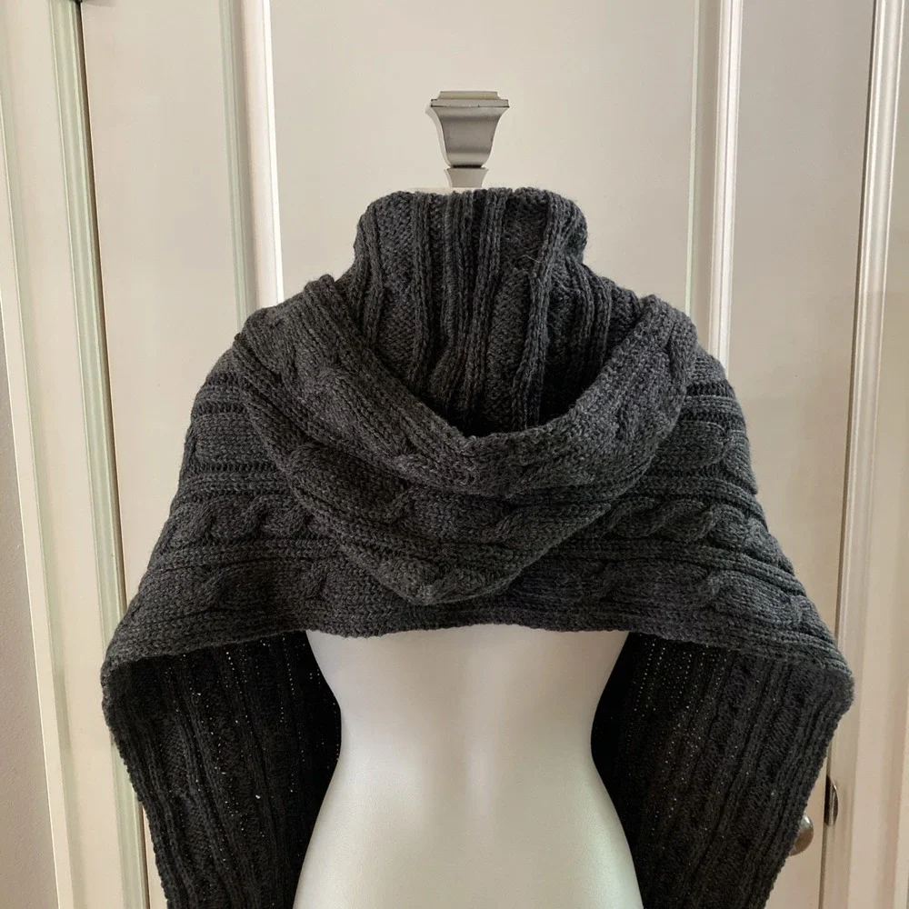 Aran Crafts Hooded Scarf Ireland One Size Gray Merino Wool Cable Knit Fringe